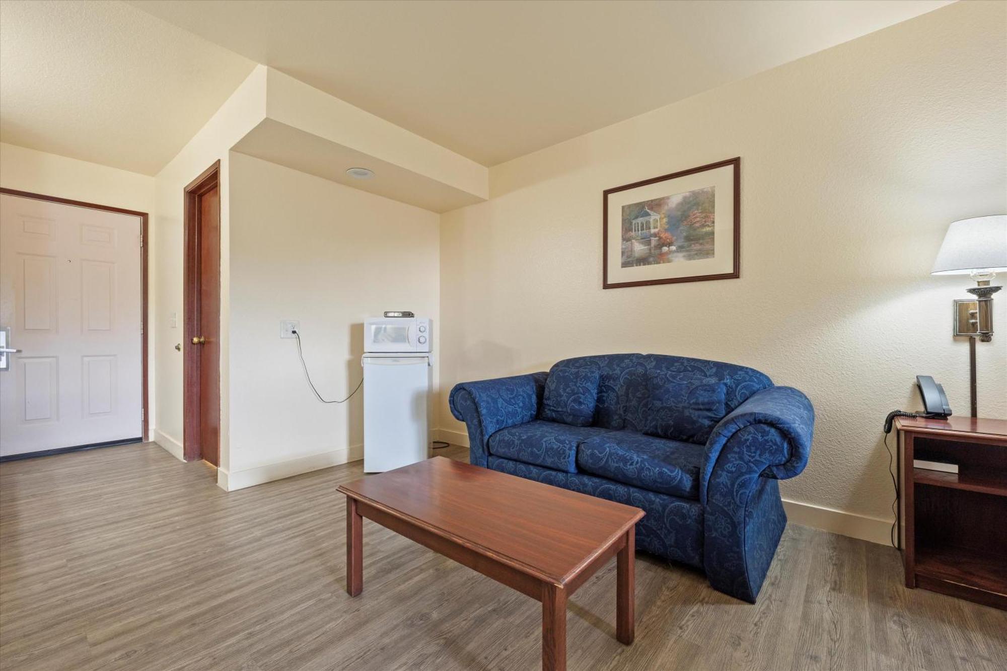 Quincy Inn And Suites 外观 照片