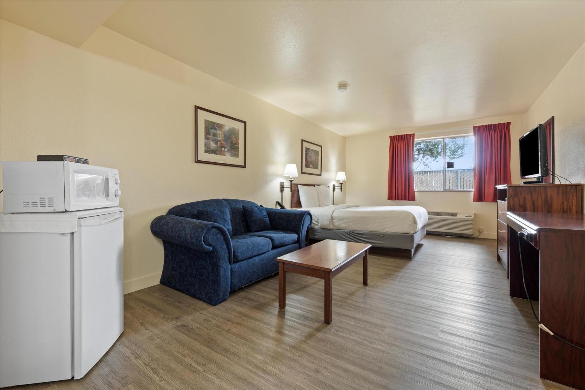 Quincy Inn And Suites 外观 照片