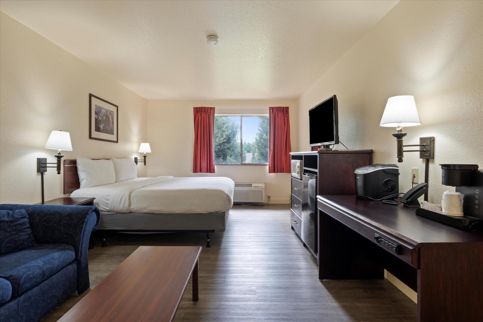 Quincy Inn And Suites 外观 照片