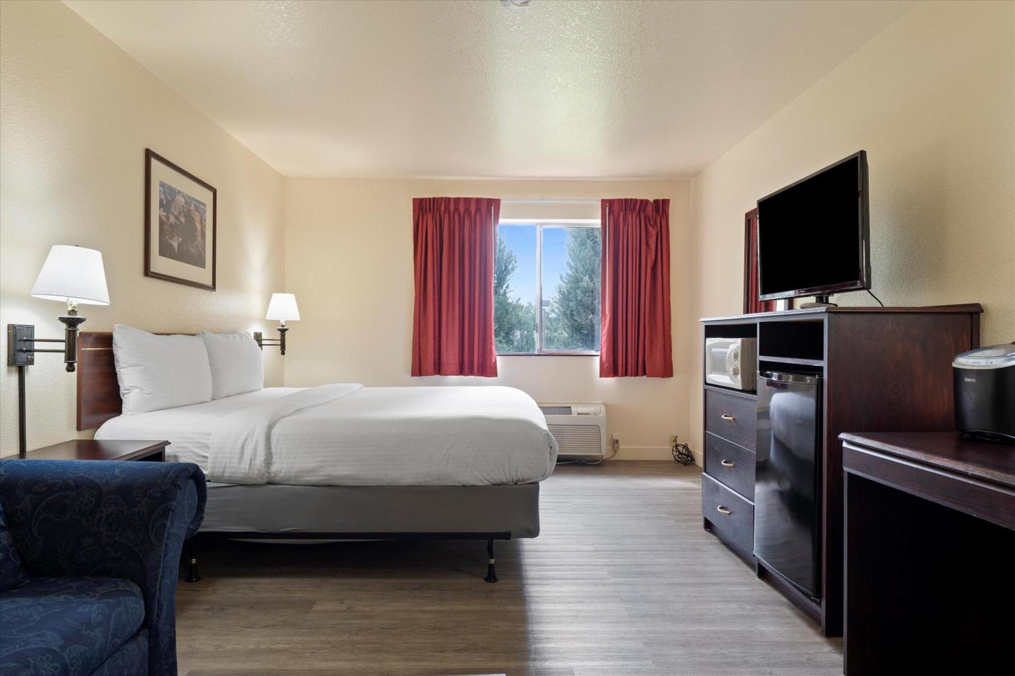 Quincy Inn And Suites 外观 照片