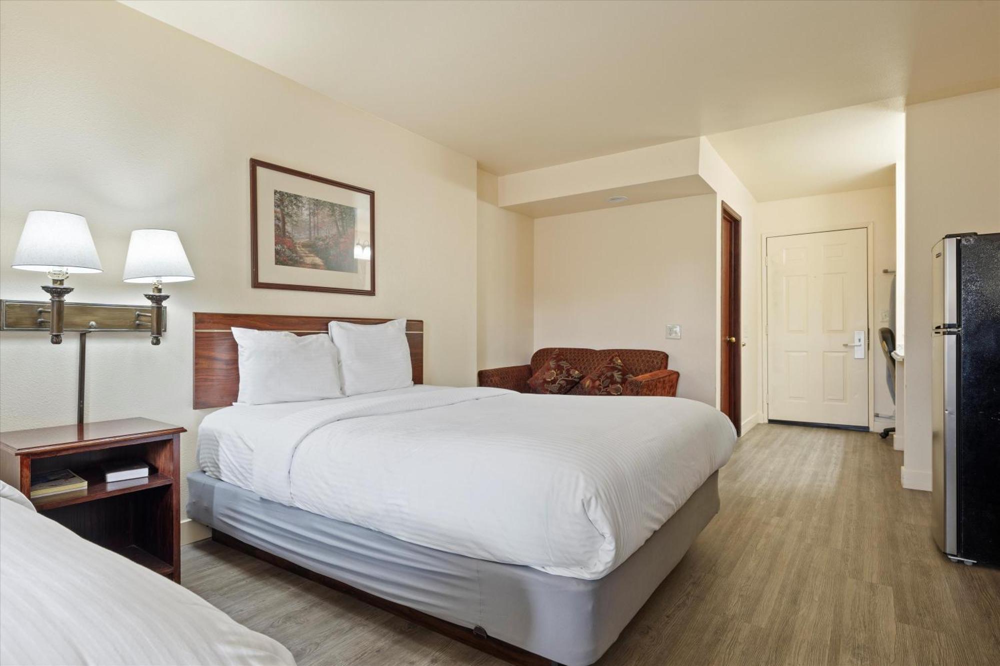 Quincy Inn And Suites 外观 照片