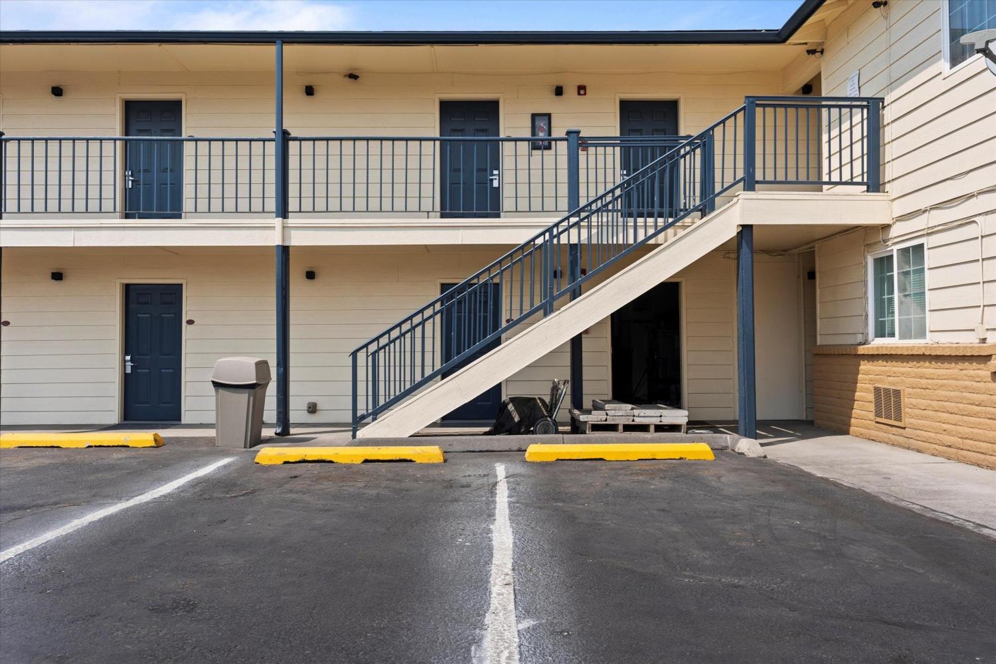 Quincy Inn And Suites 外观 照片