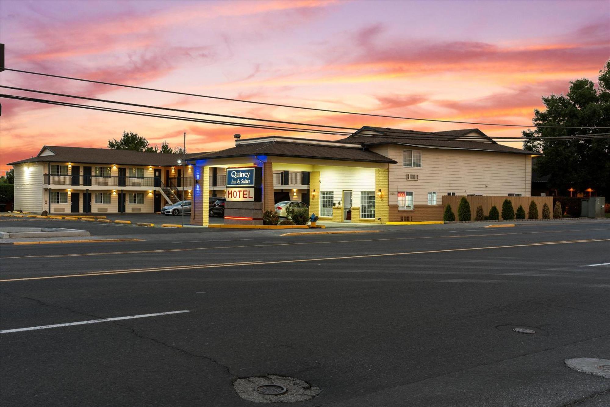 Quincy Inn And Suites 外观 照片