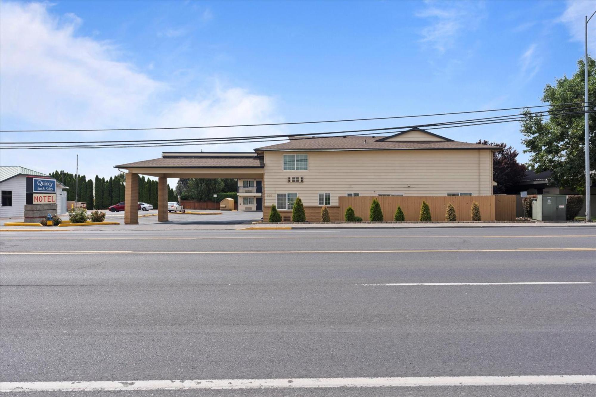 Quincy Inn And Suites 外观 照片