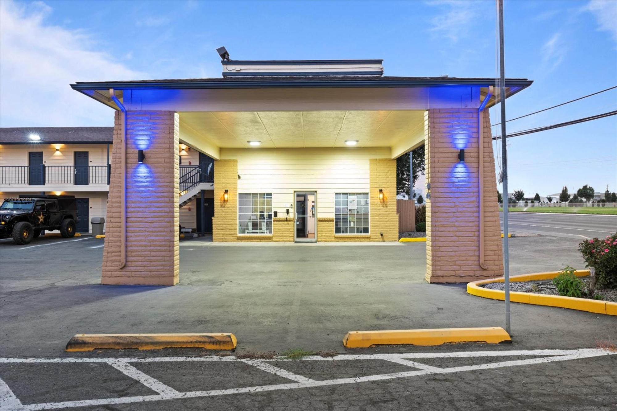 Quincy Inn And Suites 外观 照片