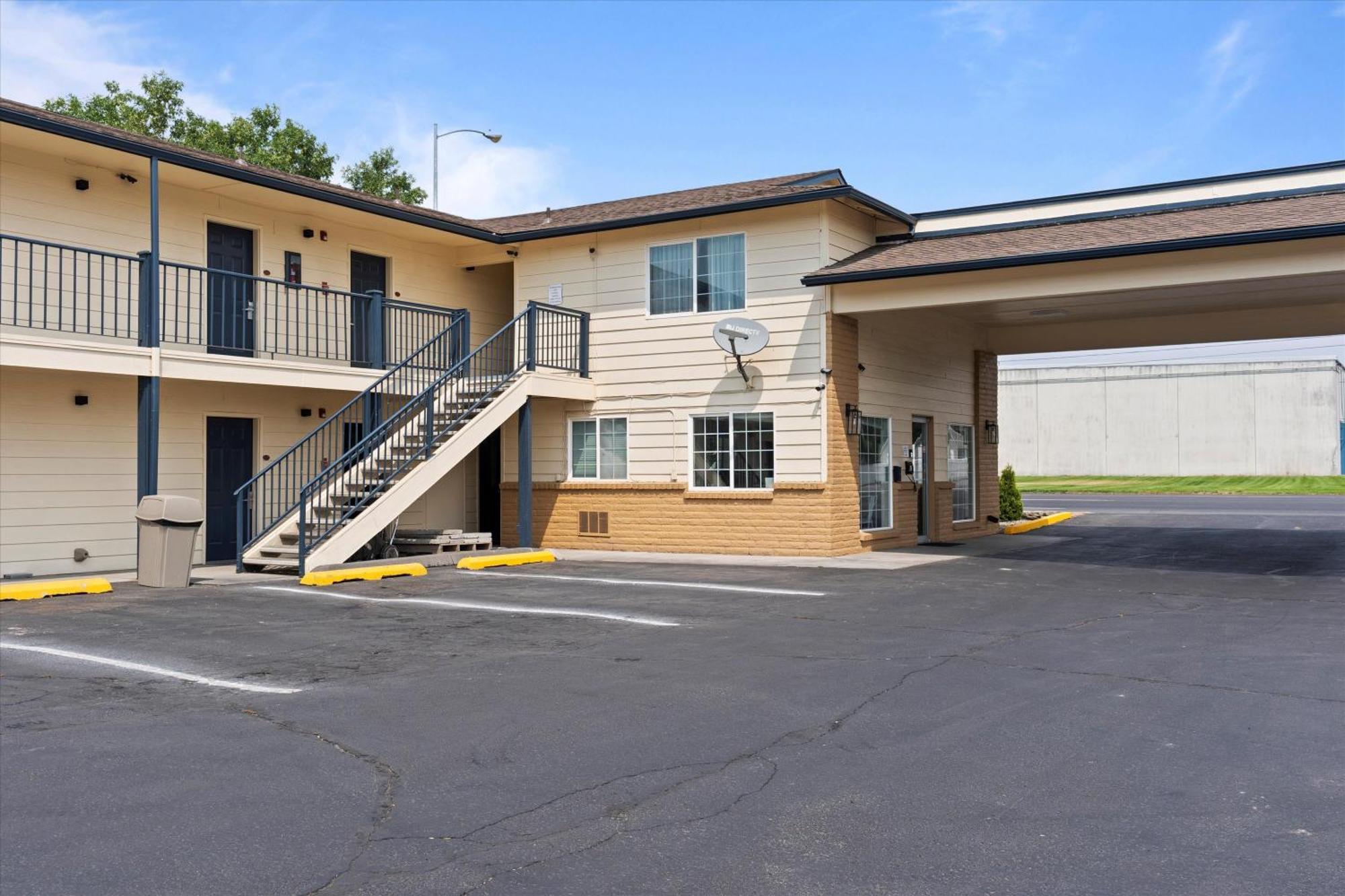 Quincy Inn And Suites 外观 照片