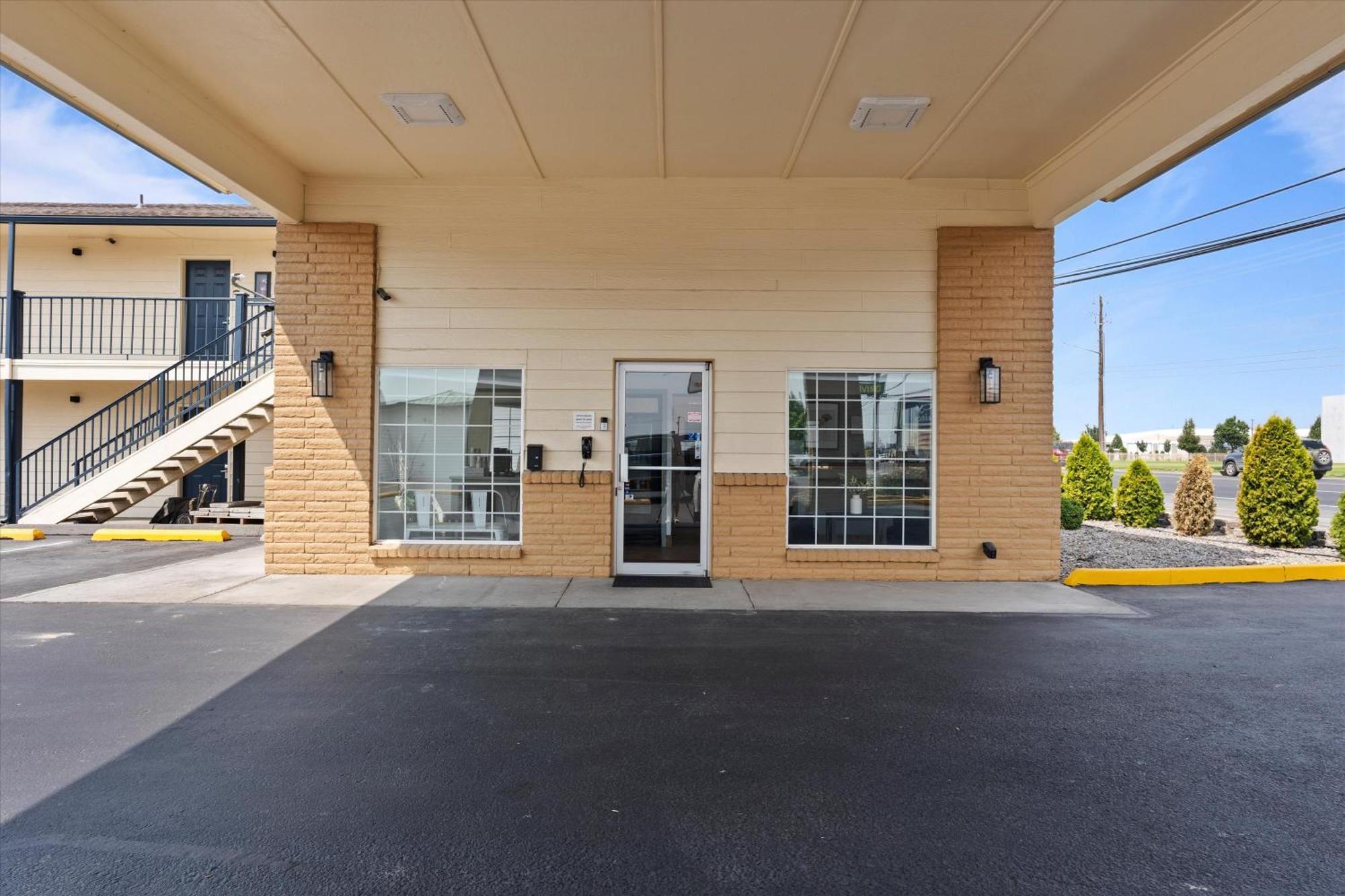 Quincy Inn And Suites 外观 照片
