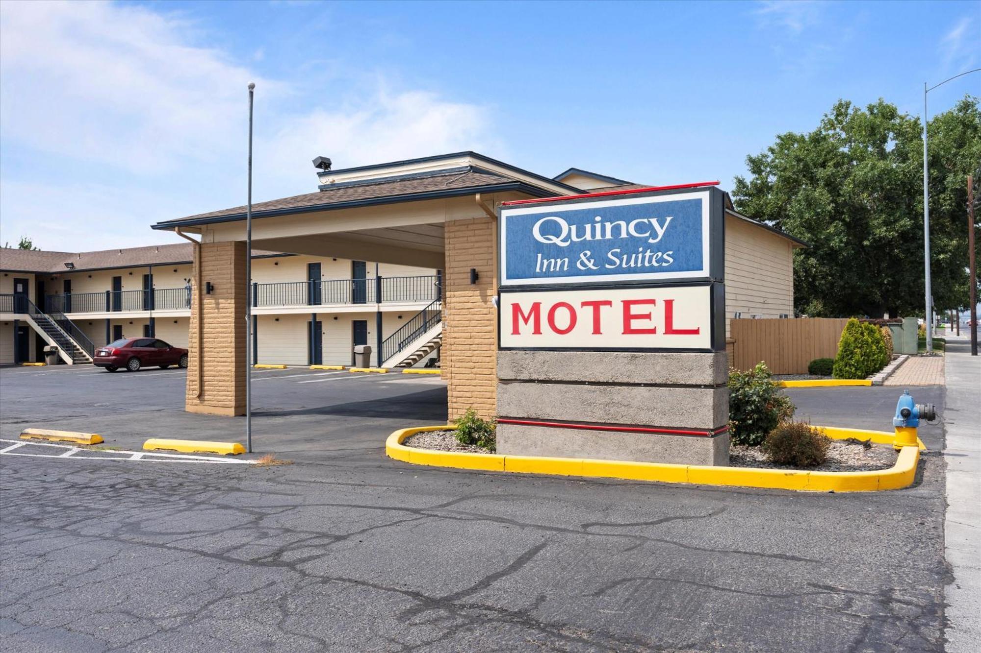Quincy Inn And Suites 外观 照片