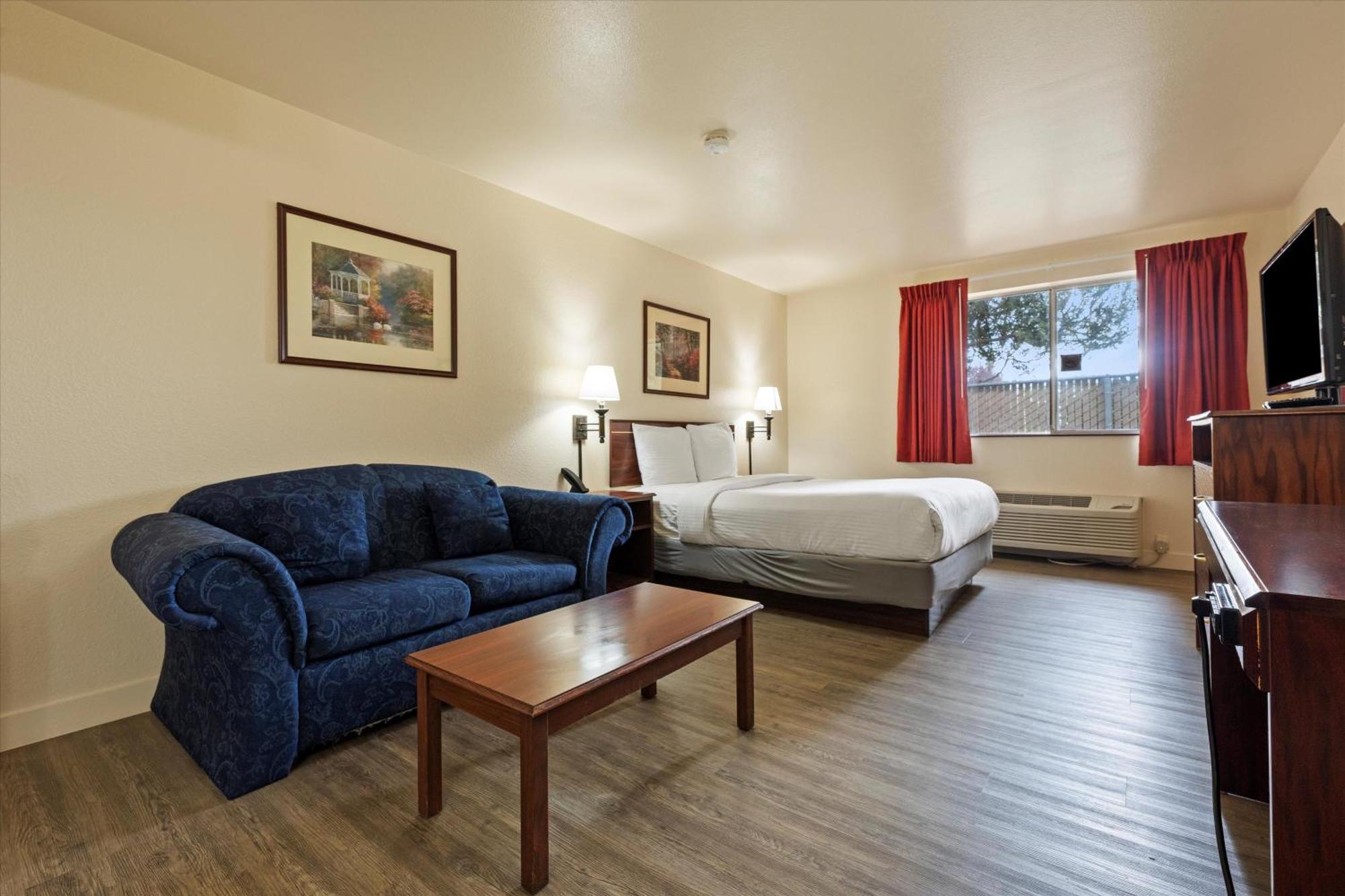 Quincy Inn And Suites 外观 照片