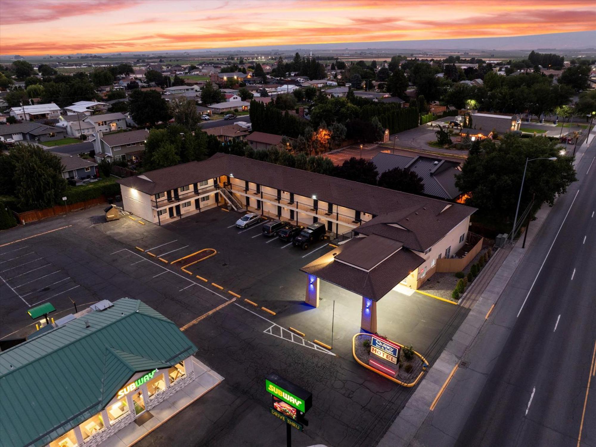 Quincy Inn And Suites 外观 照片