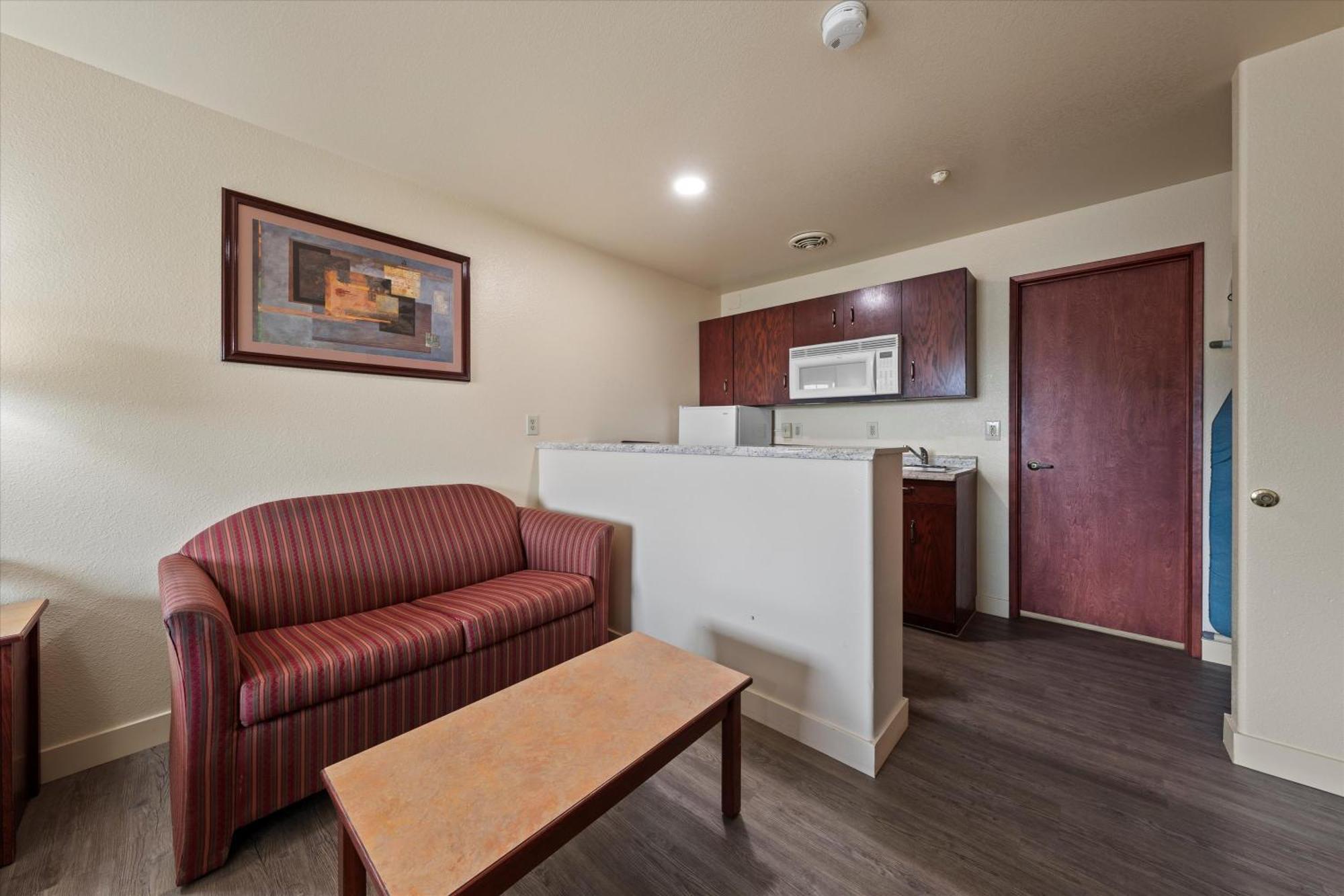 Quincy Inn And Suites 外观 照片