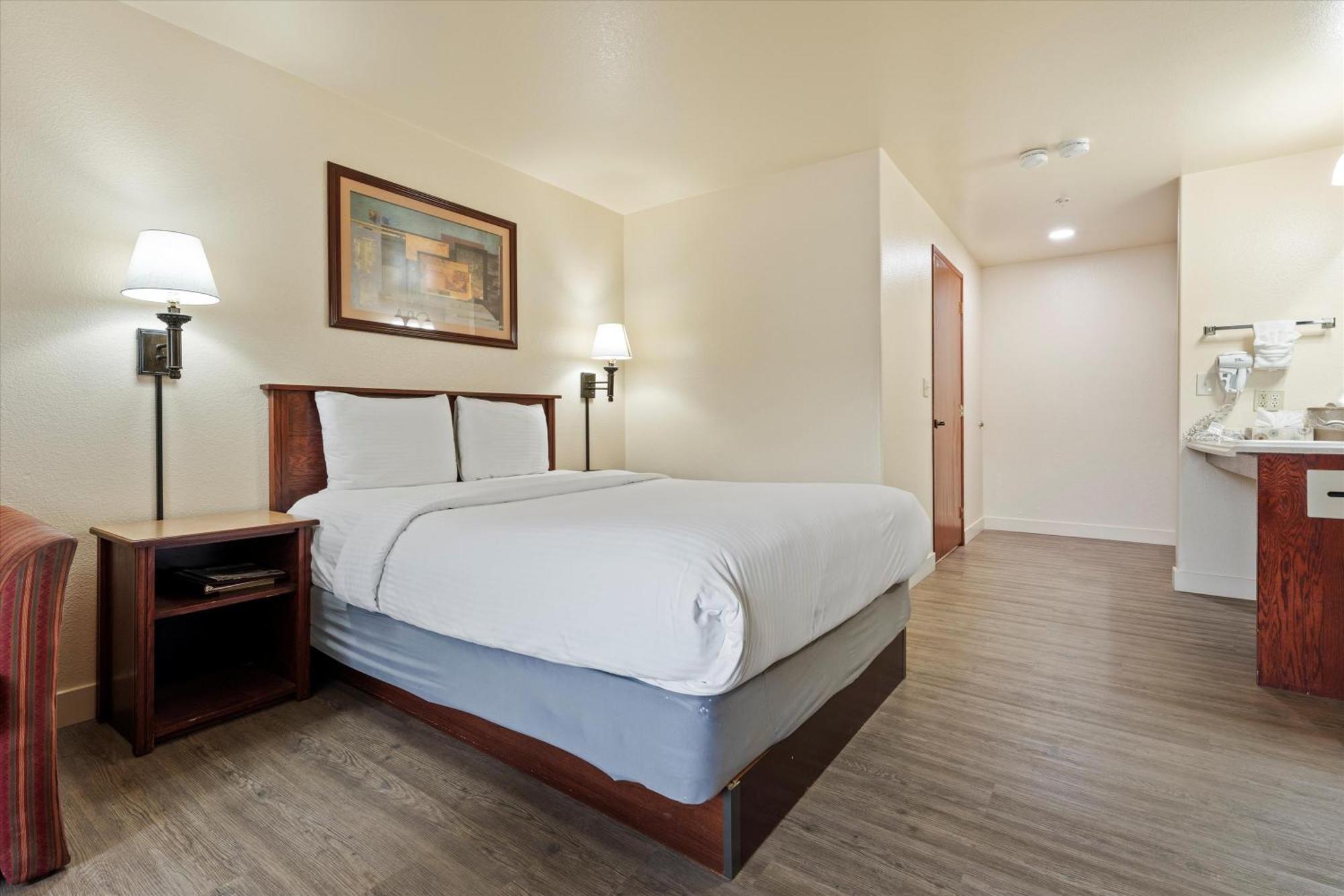 Quincy Inn And Suites 外观 照片