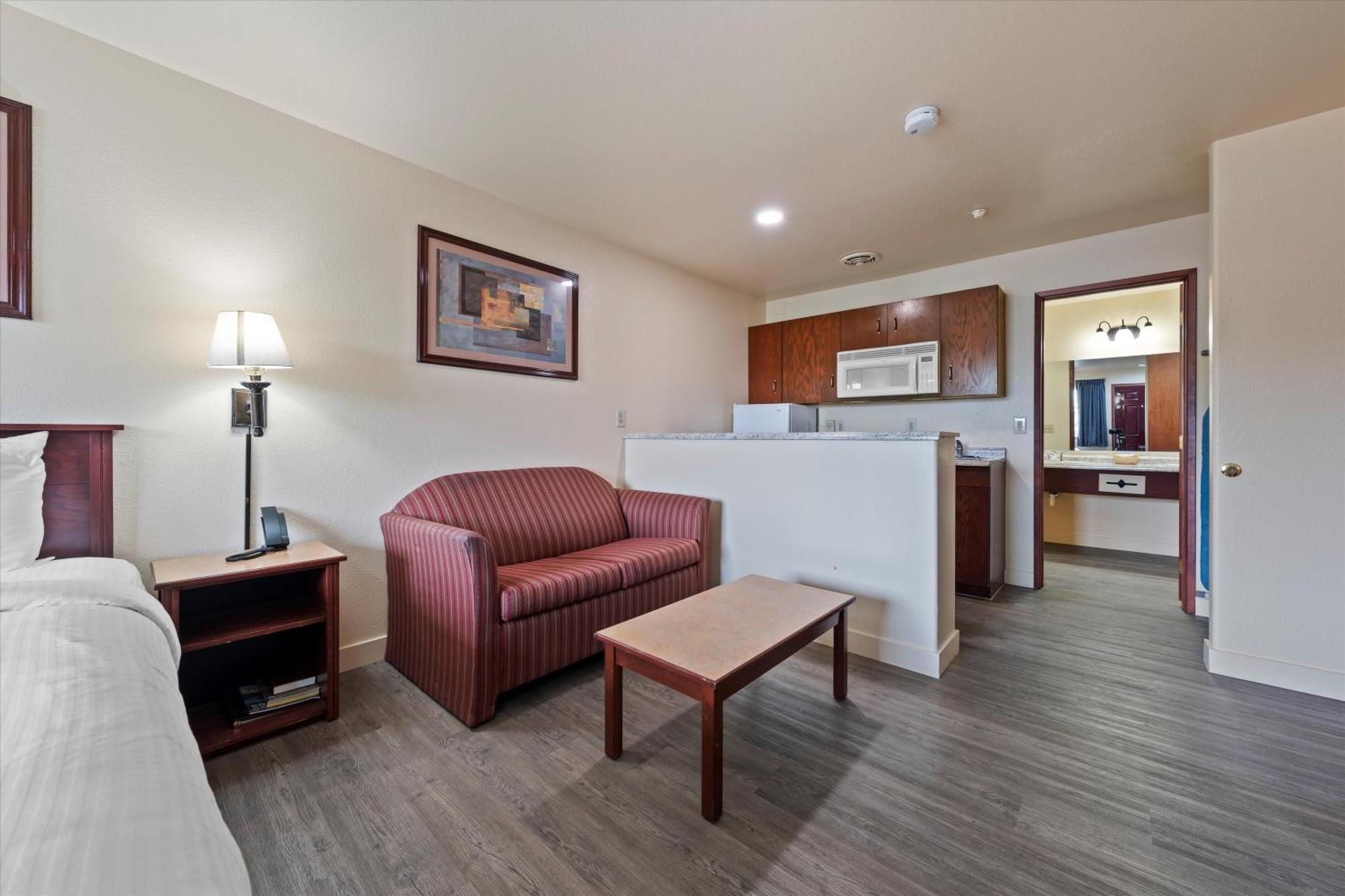 Quincy Inn And Suites 外观 照片
