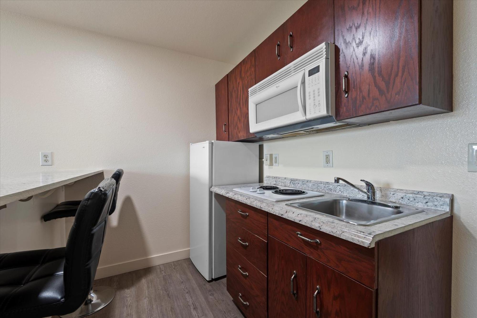 Quincy Inn And Suites 外观 照片