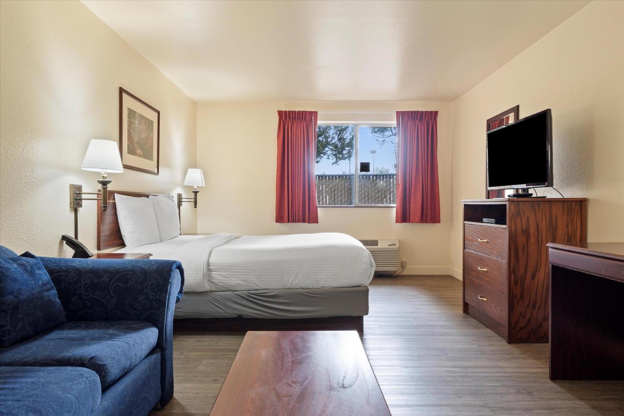 Quincy Inn And Suites 外观 照片