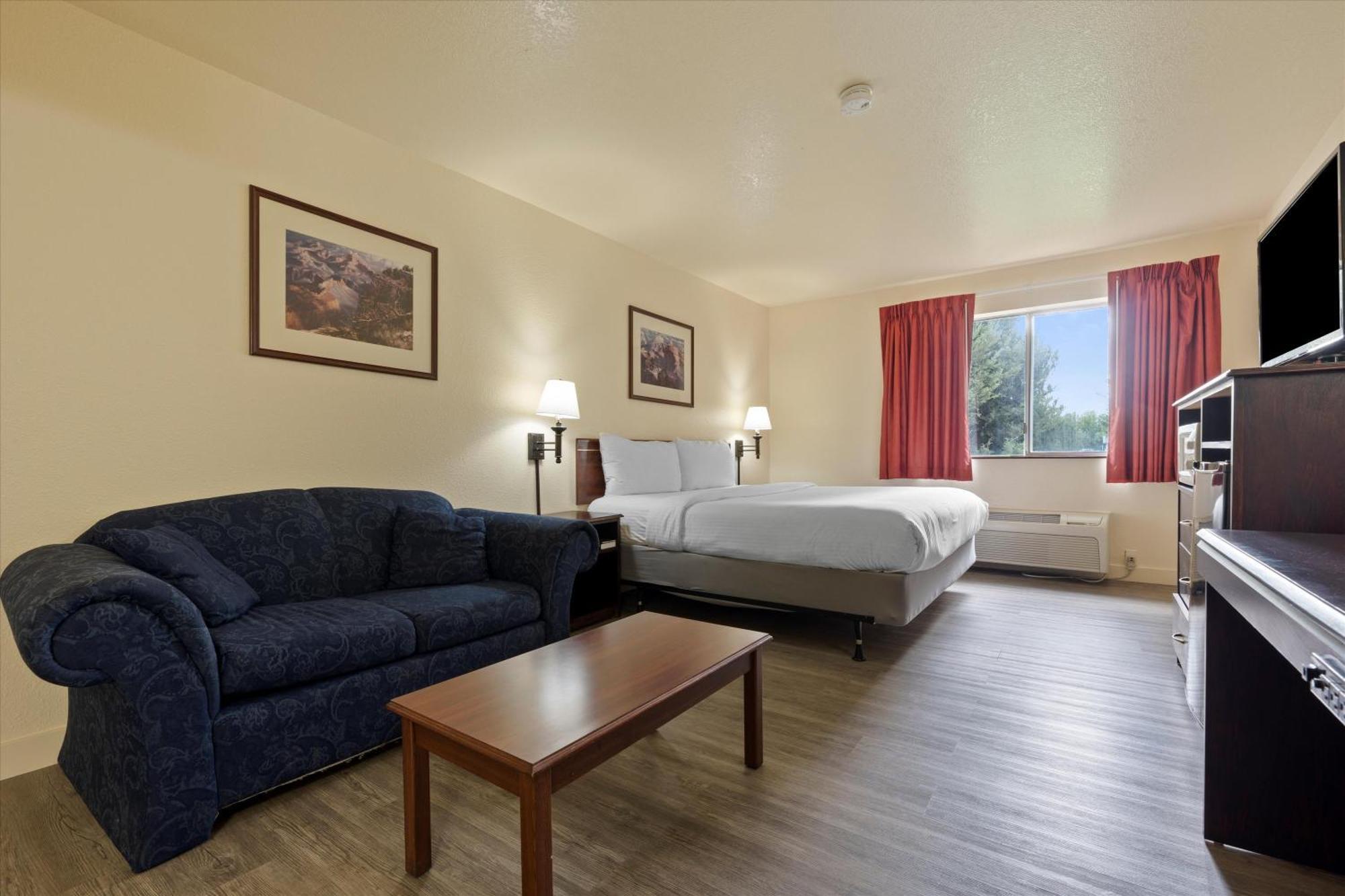 Quincy Inn And Suites 外观 照片