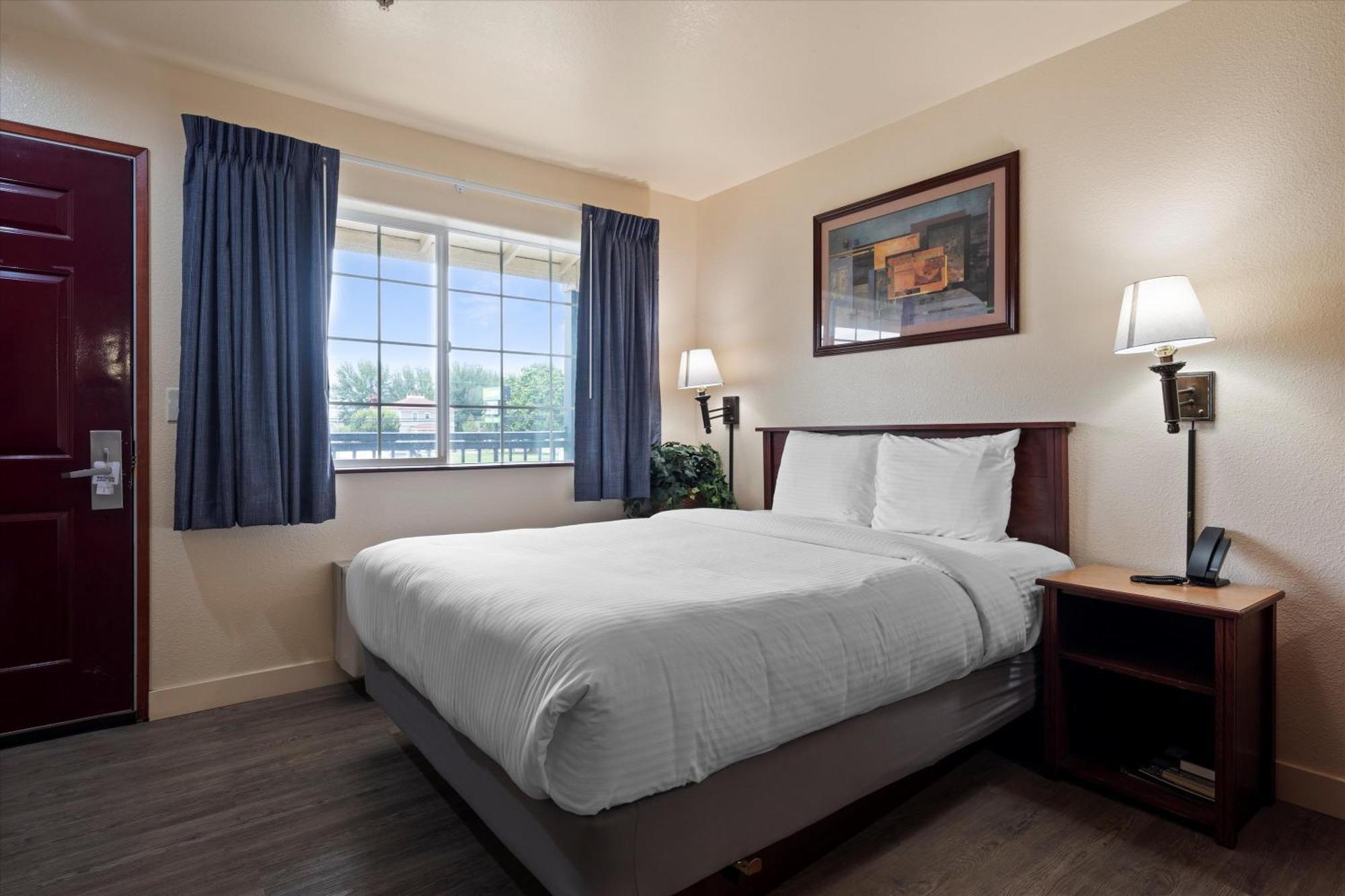 Quincy Inn And Suites 外观 照片