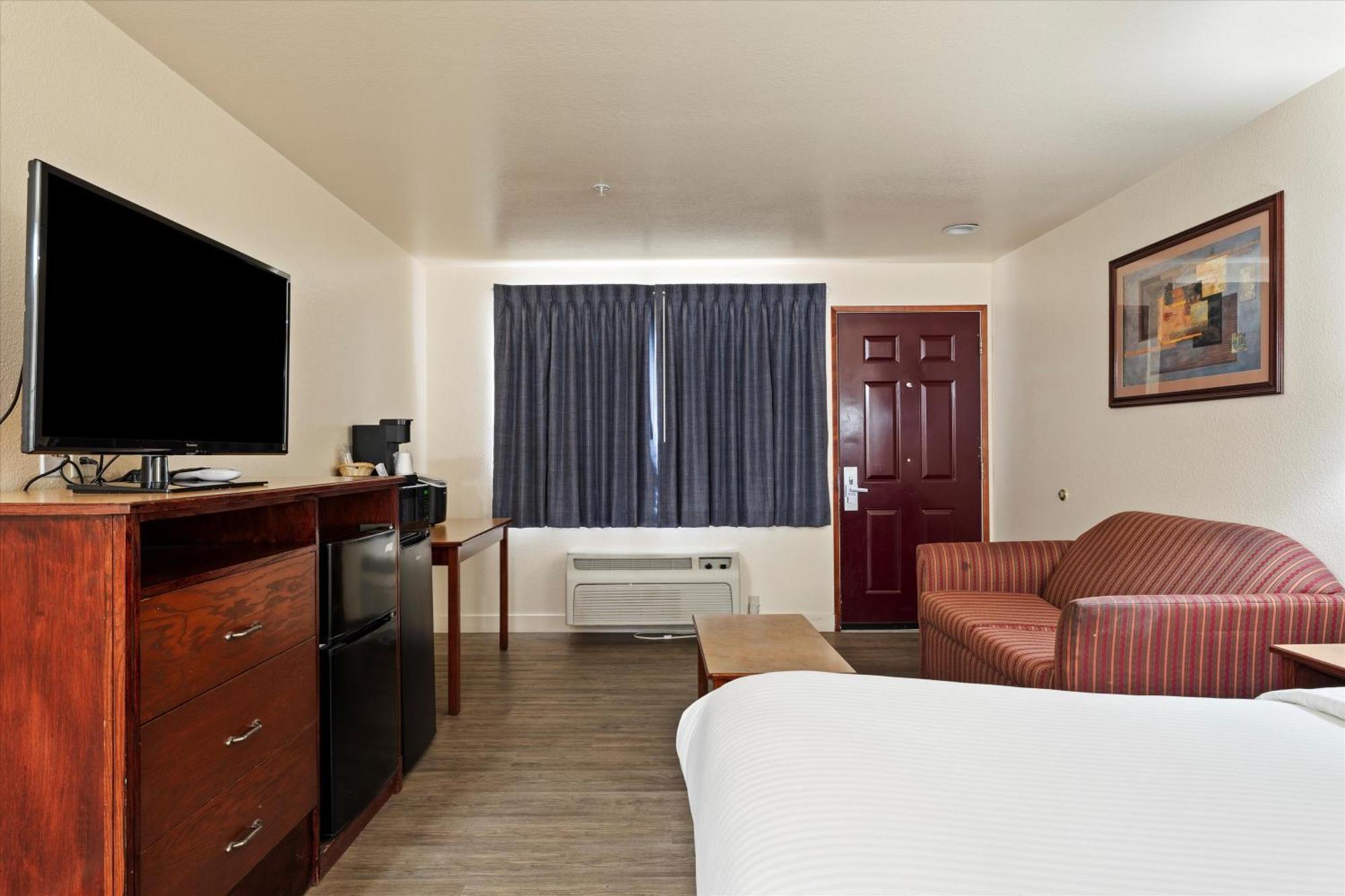 Quincy Inn And Suites 外观 照片