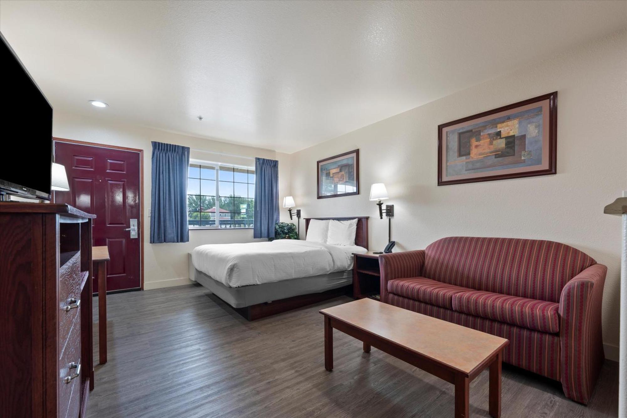Quincy Inn And Suites 外观 照片