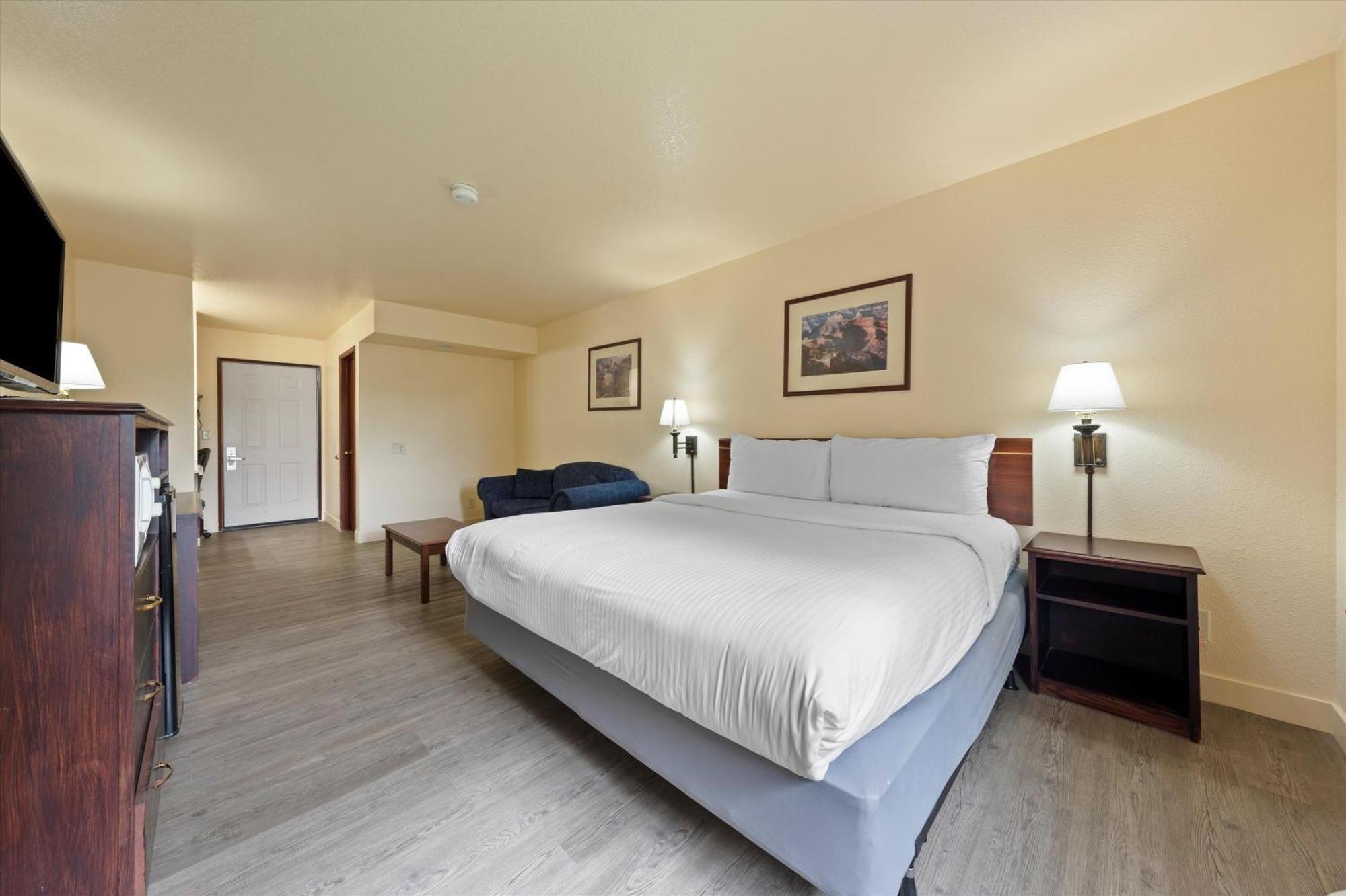 Quincy Inn And Suites 外观 照片